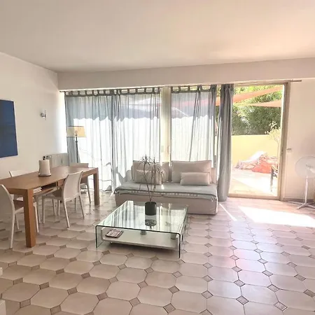 3p 88 M2 Terrasse Et Jardin A 20 Metres De La 昂蒂布