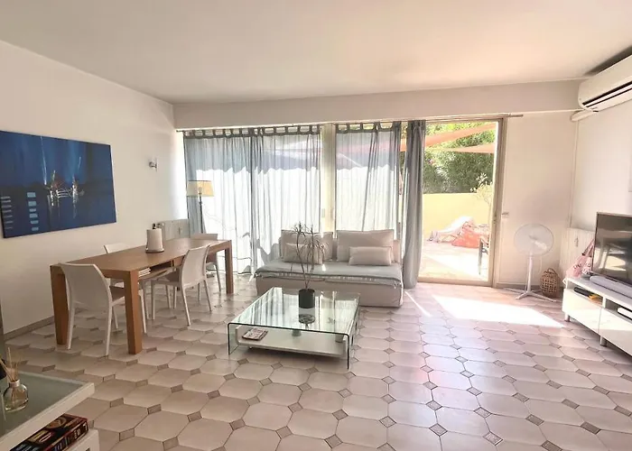 3p 88 M2 Terrasse Et Jardin A 20 Metres De La Antibes
